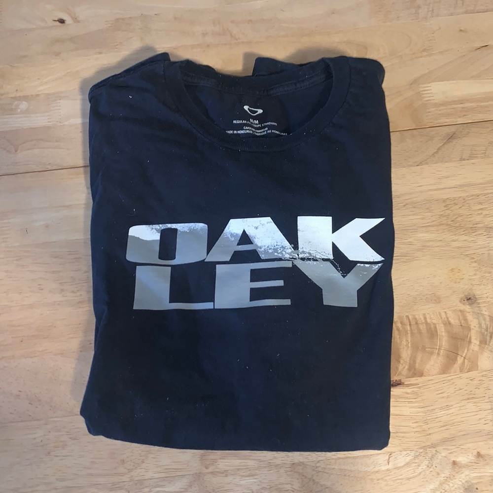 Men's Oakley t-shirt